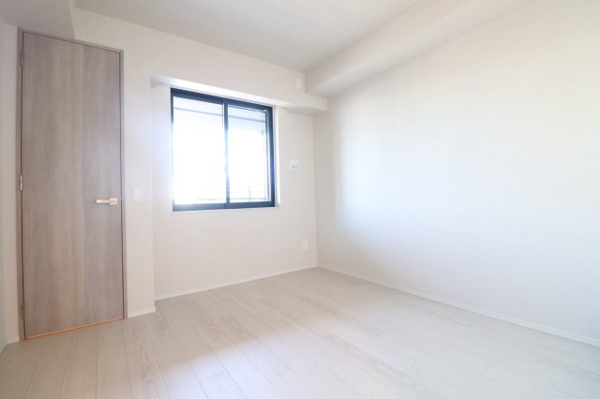 【洋室】 | 【洋室①】約6.0帖の洋室！WICもありお部屋を広くお使いいただけます◎