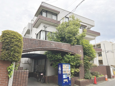 【外観】 | ローズガーデン１番館 | シンプルで落ち着いたデザインの外観です