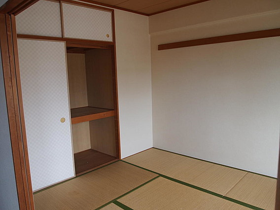 メゾンド平岡2番館の和室