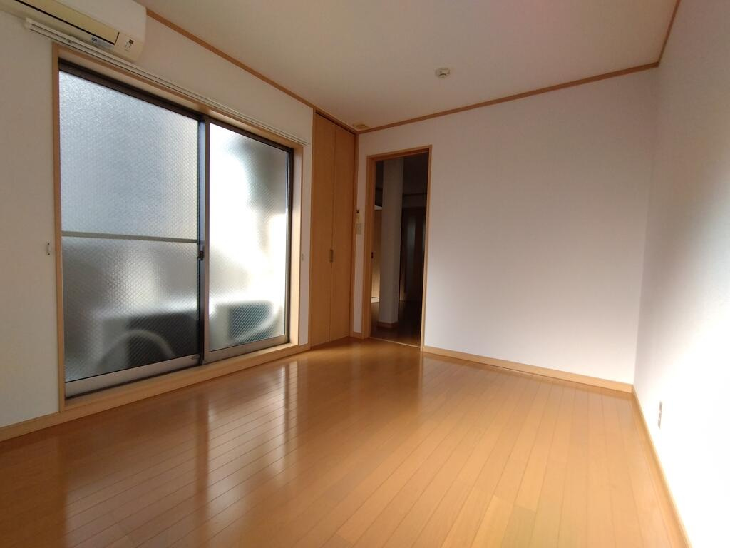 伊東ハイツの居間・リビング