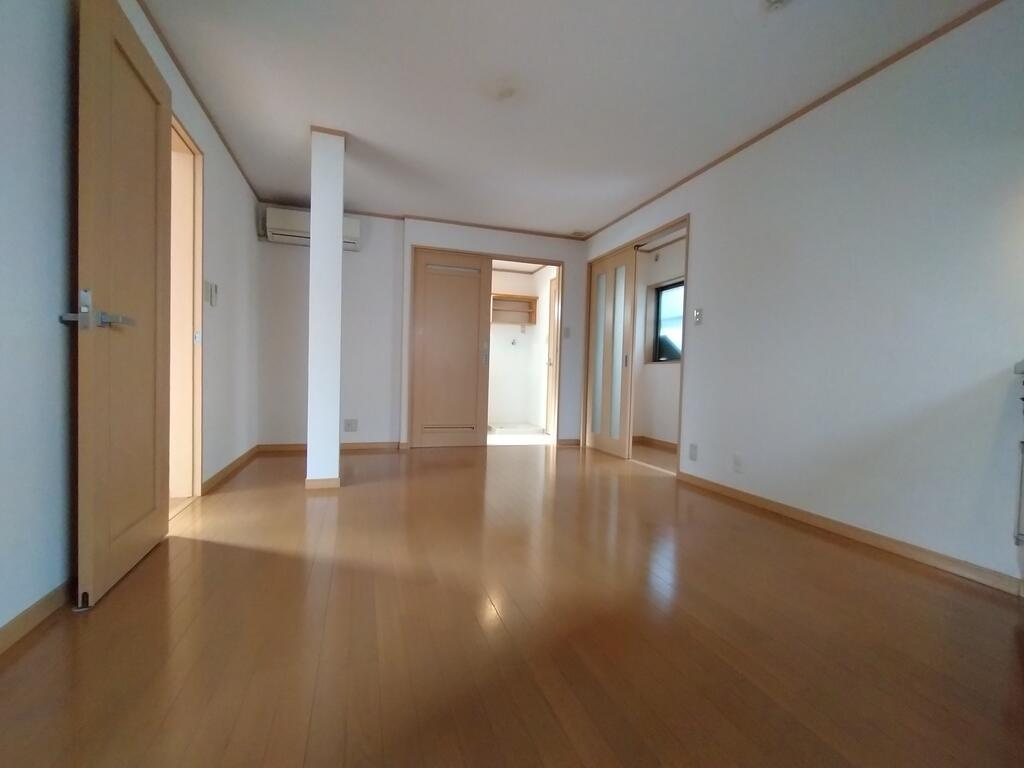 伊東ハイツの居間・リビング