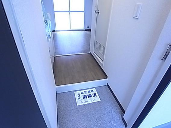 ダイドーメゾン岡本の玄関