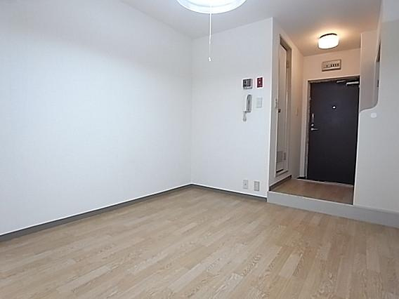 ダイドーメゾン岡本の居間・リビング