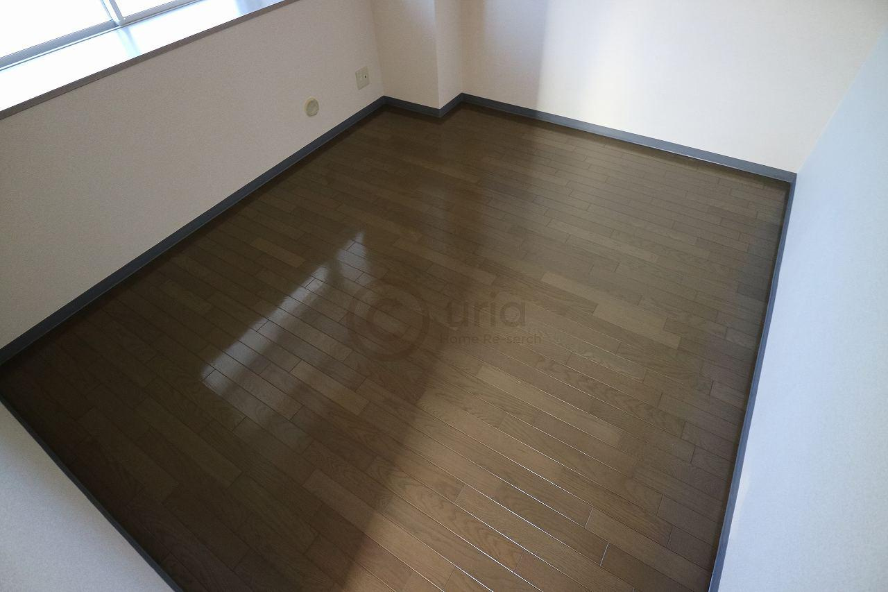 スペース２１岡本の洋室