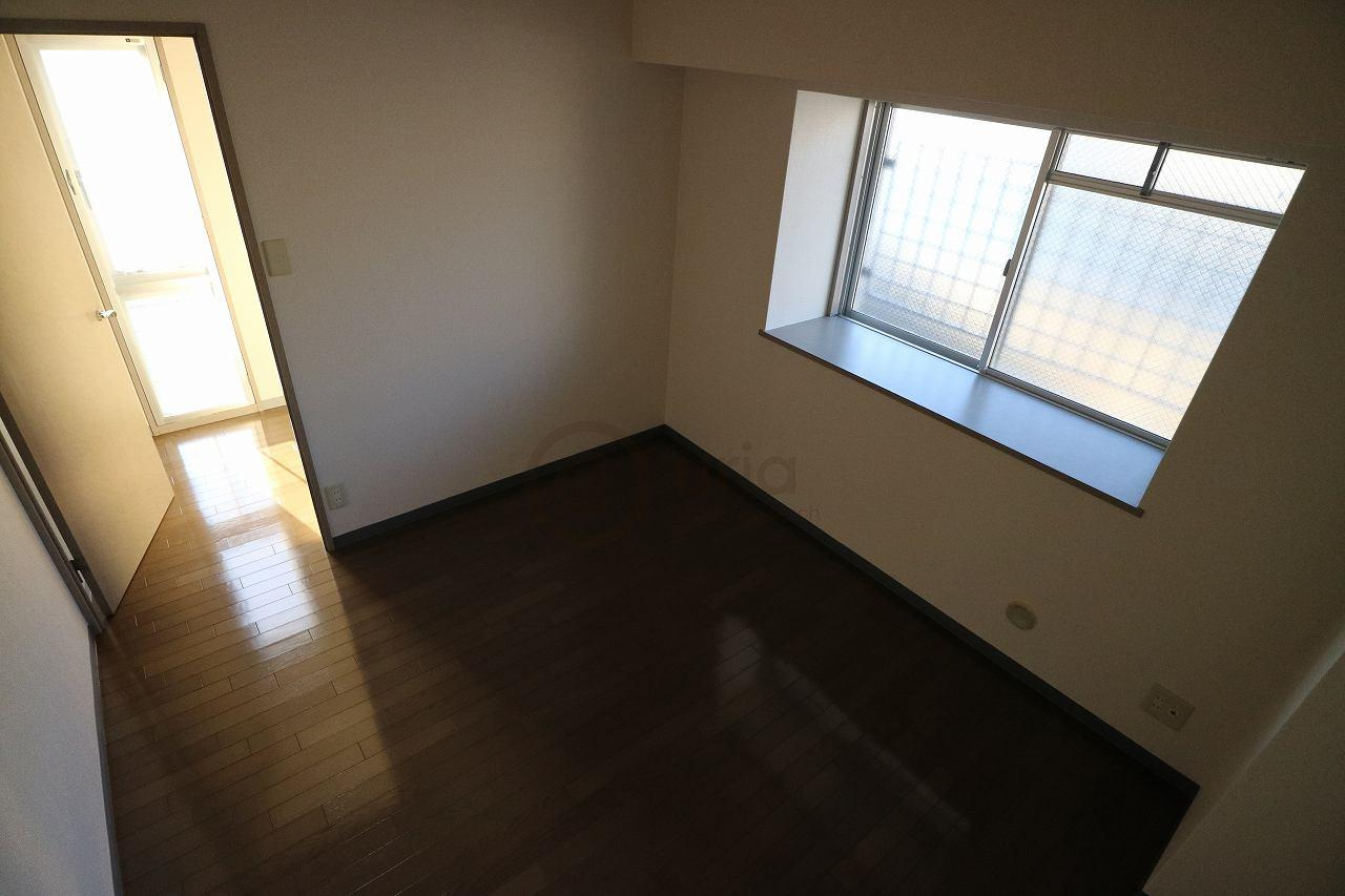 スペース２１岡本の洋室