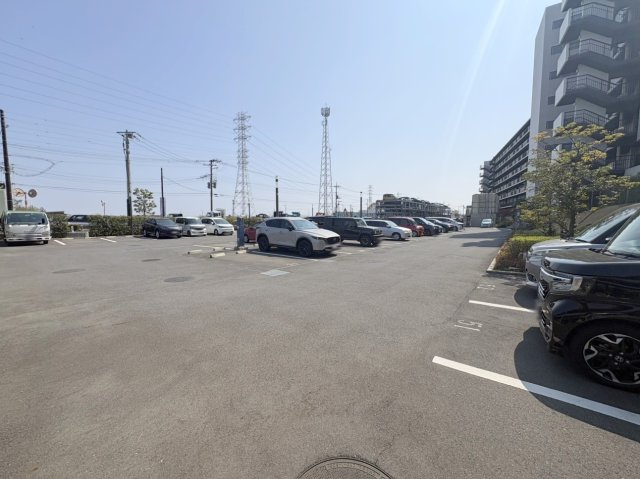 ハイムスイート朝霞の駐車場|共用部・駐車場