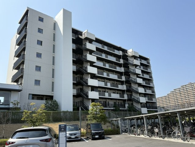 ハイムスイート朝霞の外観|外観/8階建て2階南向きのお部屋のご紹介です！