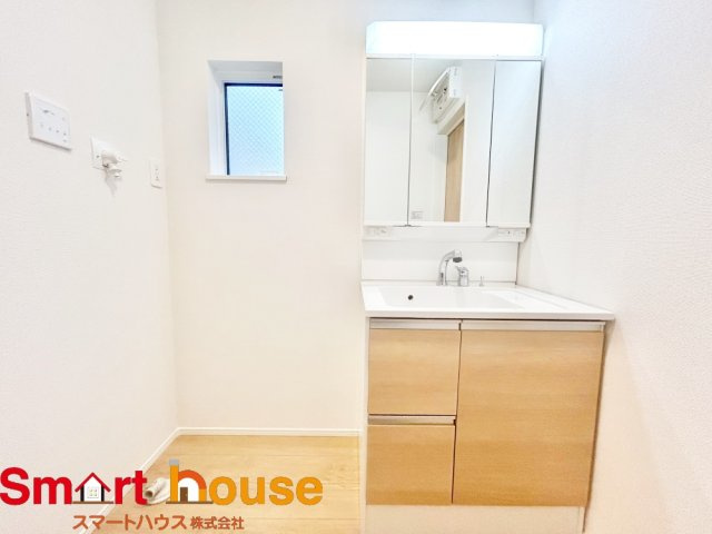 大和市西鶴間2丁目　新築全2棟の独立洗面台