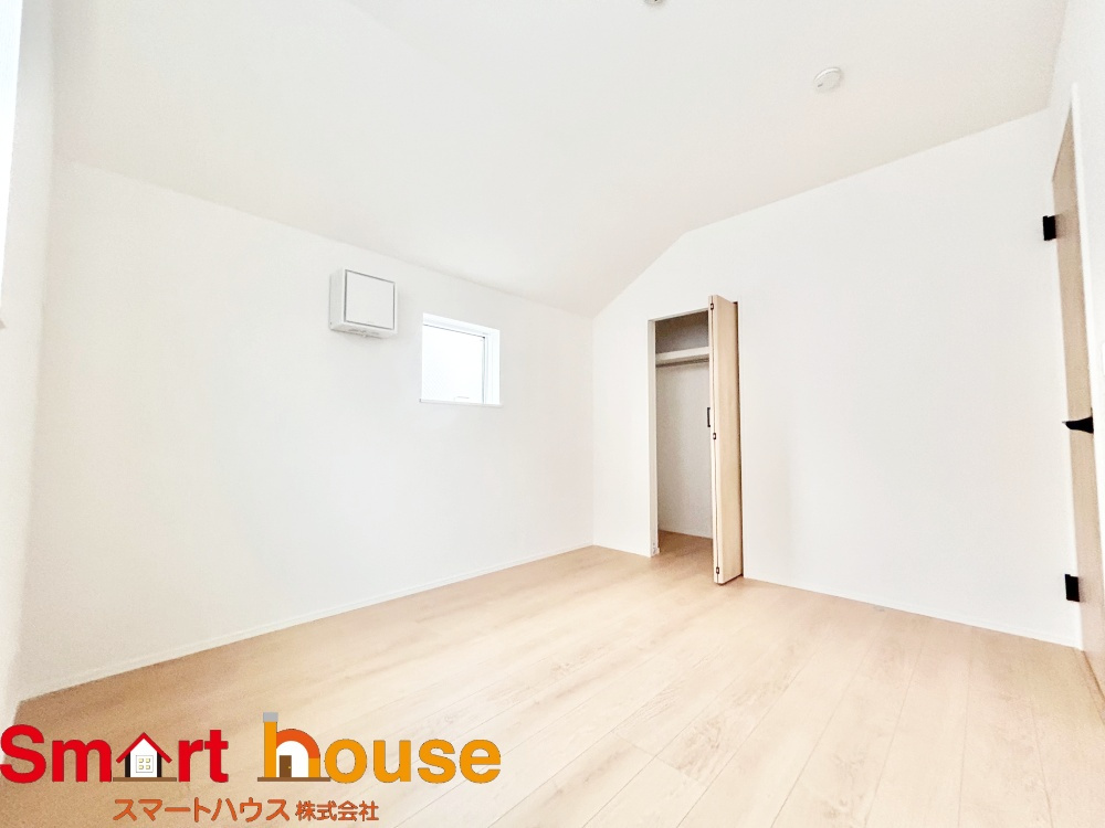 大和市西鶴間2丁目　新築全2棟の洋室