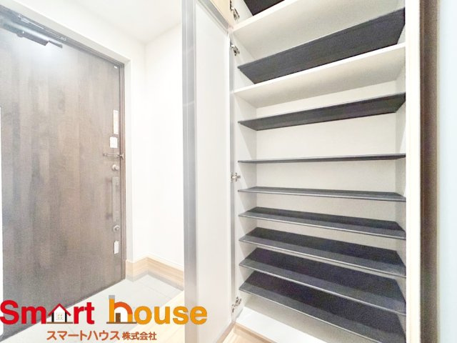 大和市西鶴間2丁目　新築全2棟の収納