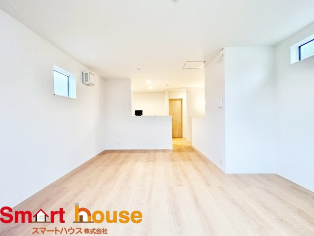 大和市西鶴間2丁目　新築全2棟の居間・リビング