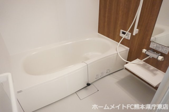 上益城郡益城町大字広崎のアパートの浴室