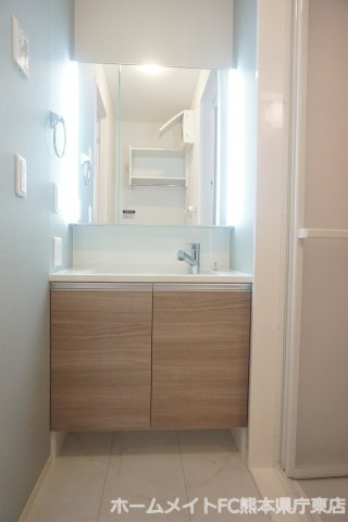 上益城郡益城町大字広崎のアパートの独立洗面台