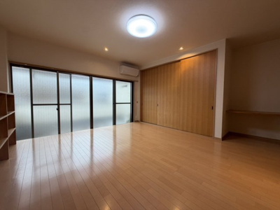 【洋室】 | 小山元町 戸建 | 2階洋室