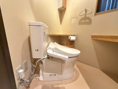 【トイレ】 | 小山元町 戸建 | 1階トイレ