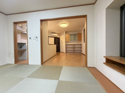 【和室】 | 小山元町 戸建 | リビングと和室は一続きの広々空間♪