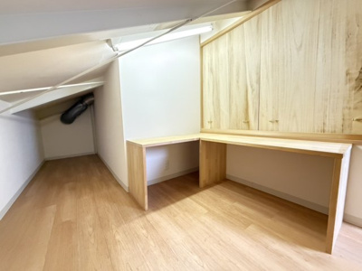 【その他】 | 小山元町 戸建 | 屋根裏にも棚があります。