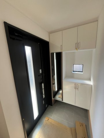 相模原市南区上鶴間本町９丁目　新築全12棟の玄関