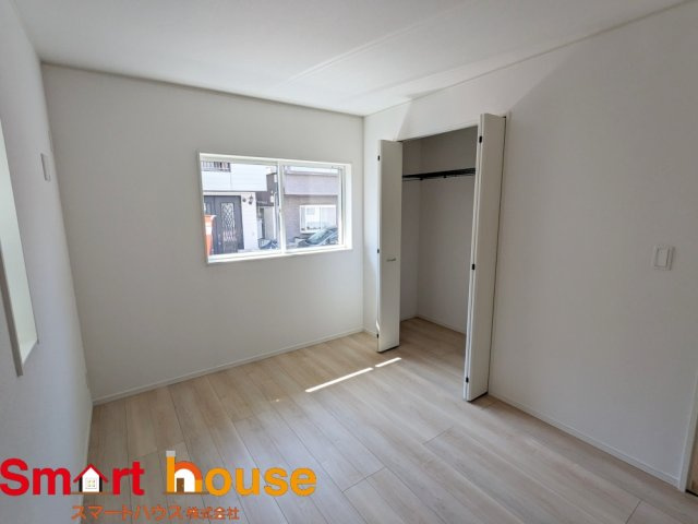 相模原市南区相武台　新築2棟の洋室