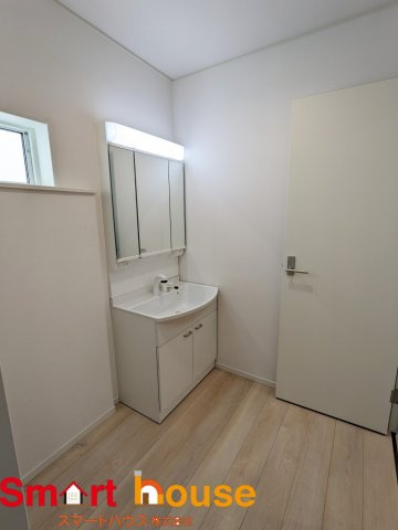 相模原市南区相武台　新築2棟の独立洗面台