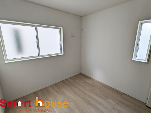 相模原市南区相武台　新築2棟の洋室