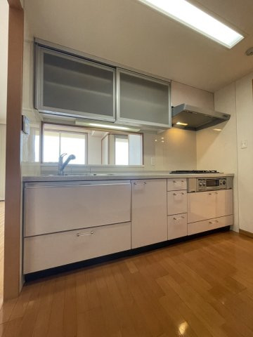 アルファステイツ市駅前のキッチン|収納豊富なキッチンです