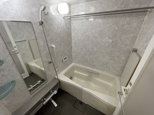 アルファステイツ市駅前の浴室|広いお風呂で日々の疲れを落としましょう