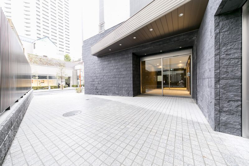 ミリアレジデンス新宿御苑のエントランス