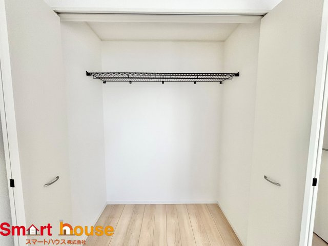 相模原市中央区上溝第140　全4棟の収納|クローゼットがあるだけでシャレの楽しみも増えますね♪
お洋服だけではなく普段使わない物などをしまえるので部屋も気持ちもスッキリ！