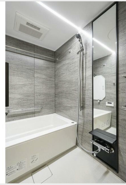 コンフォリア・リヴ永福町の浴室