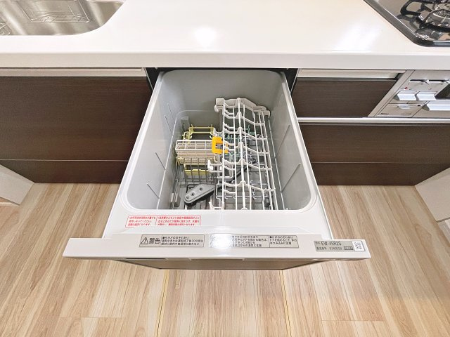 新築戸建・新築建売　太田市浜町1期　太田小学校・太田西中学校のその他|食器洗浄乾燥機付きで忙しい家事の時短に◎空いた時間を有効活用できます！