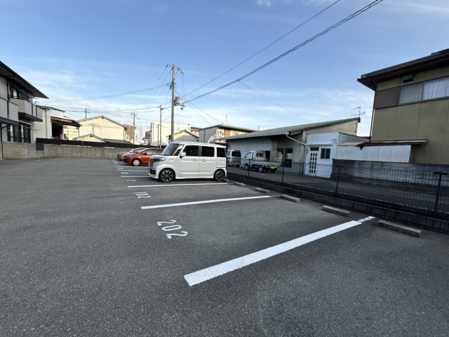 サンアベニュー田寺　２の駐車場