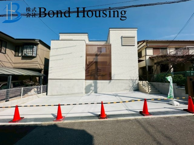「中庭のある家」「並列3台駐車可」青山台　限定1棟