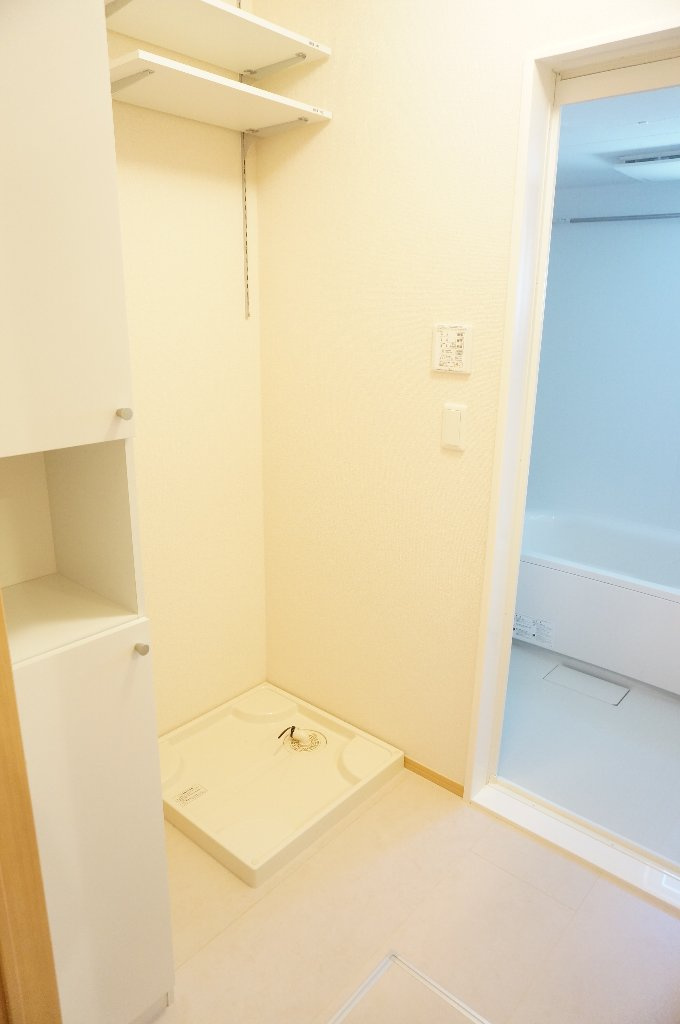 上益城郡益城町大字広崎のアパートの洗面所