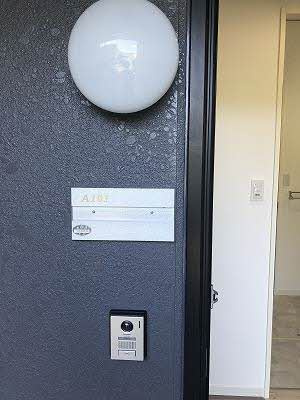 クレセント・トウヨウ A棟のエントランス