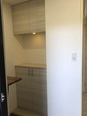 クレセント・トウヨウ A棟の玄関