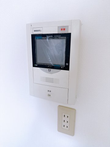 ピアコート戸塚参番館のセキュリティ|TVモニター付きインターホン。来客を室内で確認可能です。