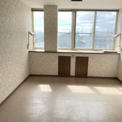 長野県大町市大町 元整形外科クリニックのその他