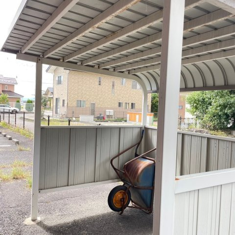 長野県大町市大町 元整形外科クリニック|駐輪場