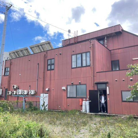 長野県大町市大町 元整形外科クリニックの居間・リビング|裏側部分です