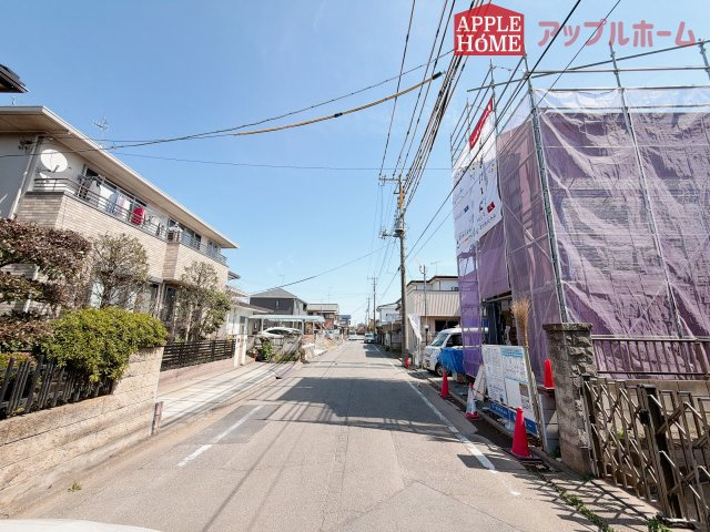 [新築住宅] 深谷市岡里 第3 全1棟の前面道路含む現地写真