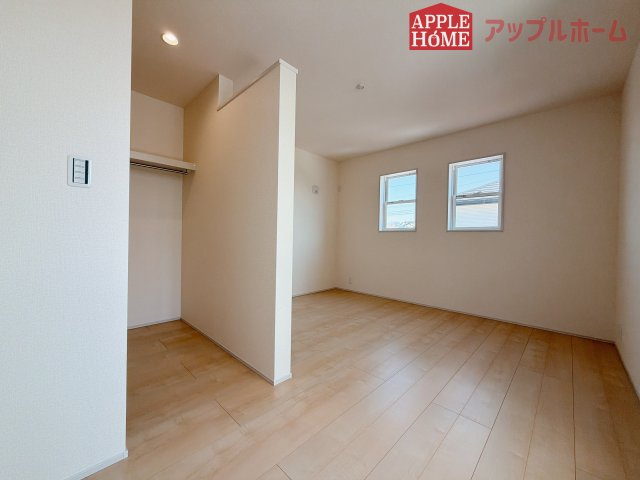 [新築住宅] 深谷市上野台 第24 全3棟の洋室|２階居室は全室収納あり！たっぷりある収納活用でお部屋もキレイを保てます♪