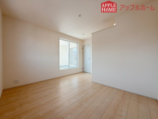 [新築住宅] 深谷市上野台 第24 全3棟の洋室|２階居室は全室収納あり！たっぷりある収納活用でお部屋もキレイを保てます♪