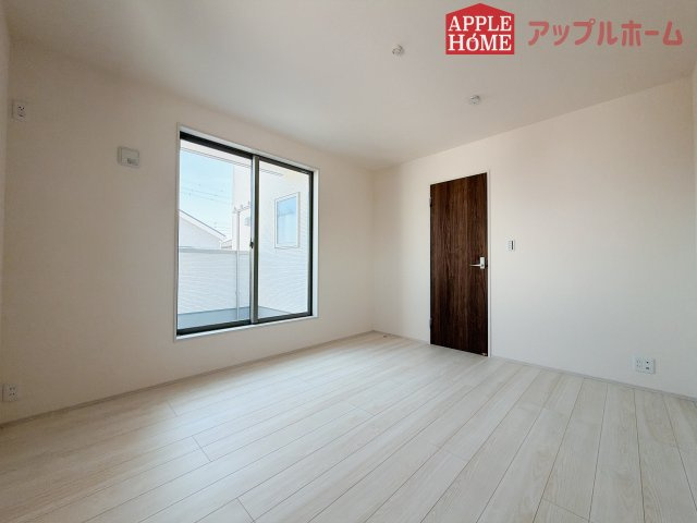 [新築住宅] 深谷市上野台 第24 全3棟の洋室|２階居室は全室収納あり！たっぷりある収納活用でお部屋もキレイを保てます♪