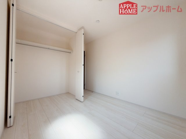 [新築住宅] 深谷市上野台 第24 全3棟の洋室|２階居室は全室収納あり！たっぷりある収納活用でお部屋もキレイを保てます♪