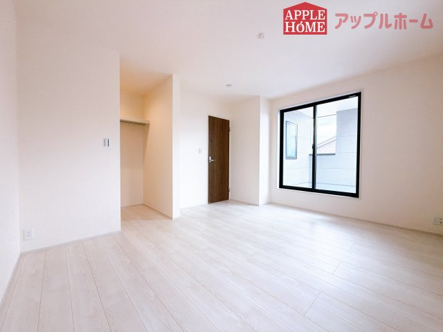 [新築住宅] 深谷市田所町 第3 全2棟の洋室|２階居室は全室収納あり！たっぷりある収納活用でお部屋もキレイを保てます♪