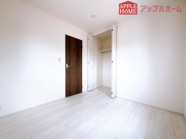 [新築住宅] 深谷市田所町 第3 全2棟の洋室|２階居室は全室収納あり！たっぷりある収納活用でお部屋もキレイを保てます♪
