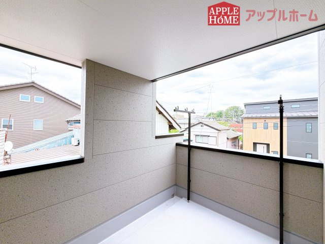 [新築住宅] 深谷市田所町 第3 全2棟のバルコニー|インナーバルコニーで突然の雨でも安心♪直射日光を防げるので、紫外線を気にせず自然の光や風を感じながら日光浴もできちゃいます♪