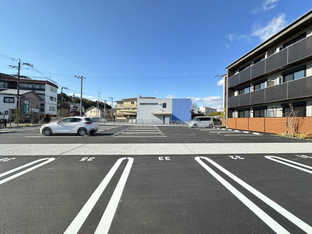 ベレオガーデンズHanaの駐車場