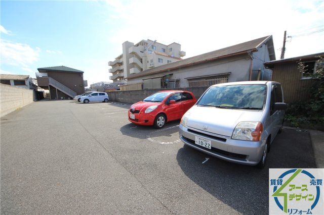 ユマリアコートの駐車場